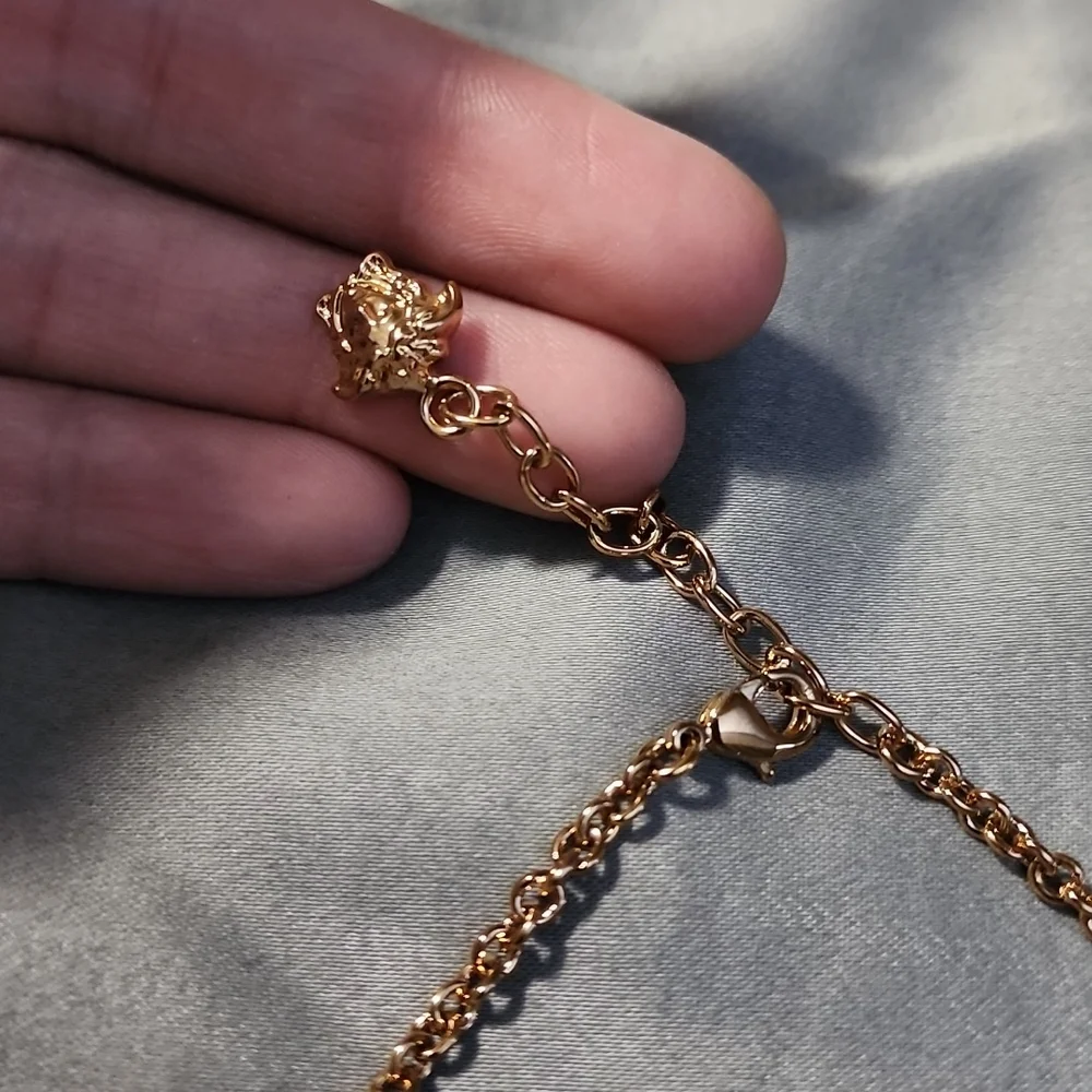 NWT AUTHENTIC VERSACE MEDUSA NECKLACE - Picture 7 of 16